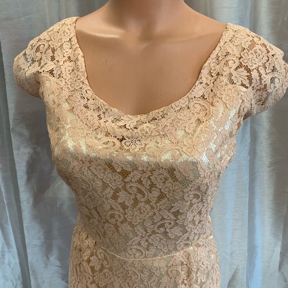 Vintage Peach Lace Midi Dress - Picture 3 of 7
